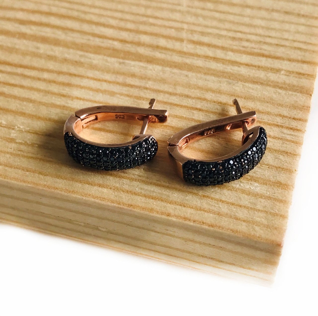 Siyah Oniks Taşlı Rose Gümüş Küpe