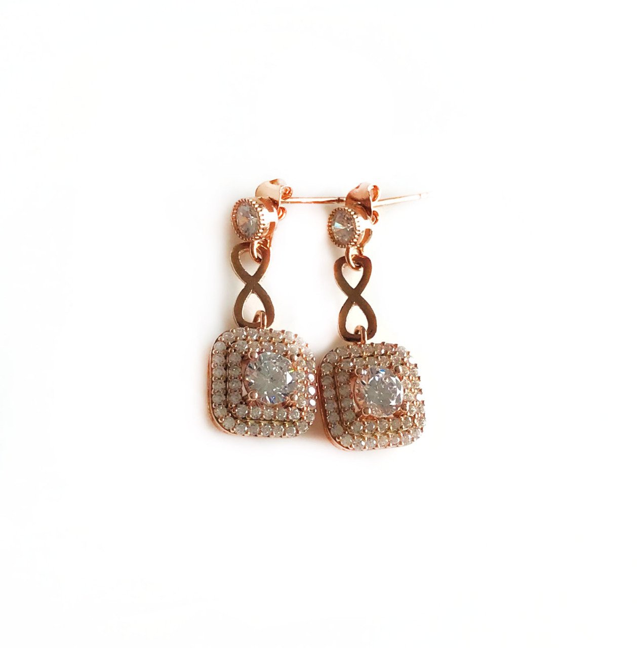 Taşlı Sonsuzluk Detaylı Gümüş Küpe