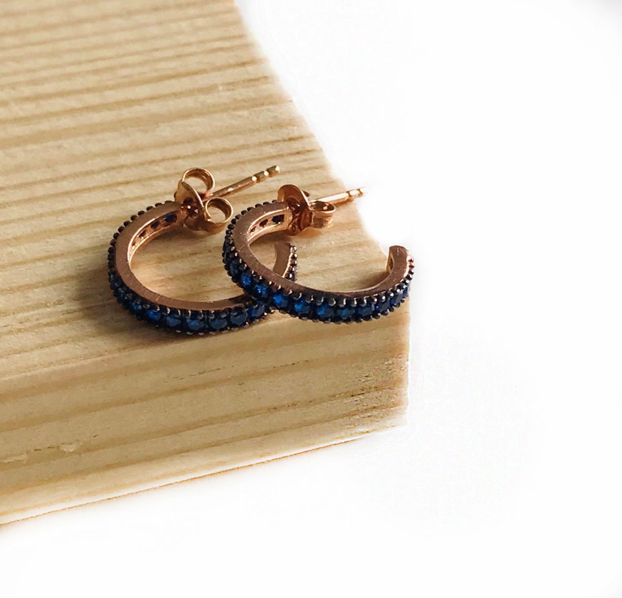 Lacivert Taşlı Gümüş Küpe