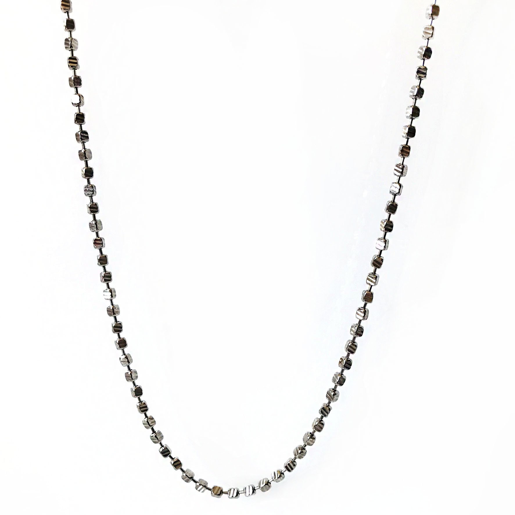 Küp Kesim Gümüş Kolye