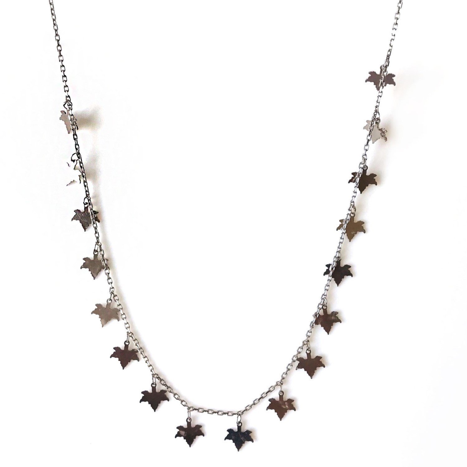 Yaprak Pullu Gümüş Kolye