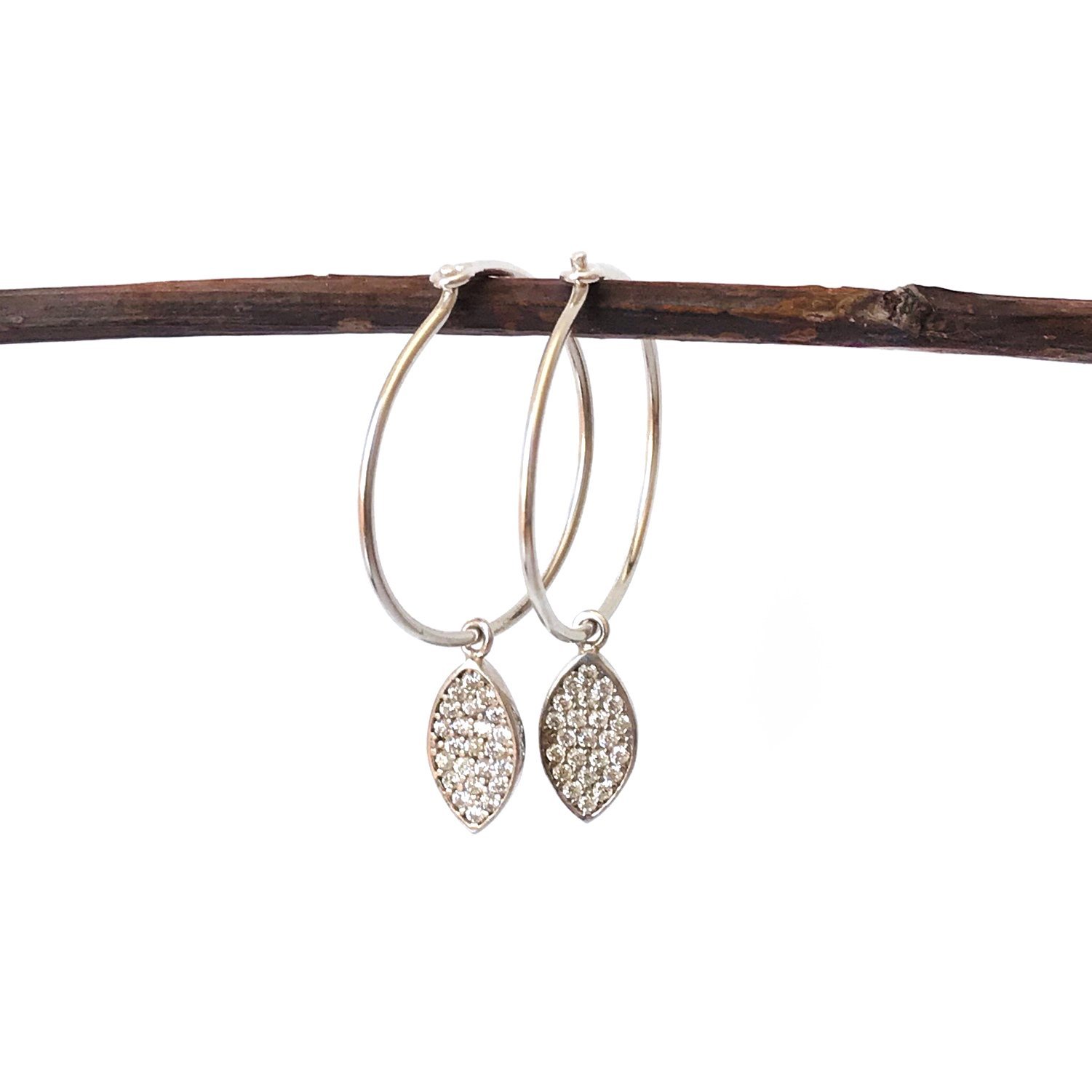 Taşlı Sallantılı Gümüş Küpe