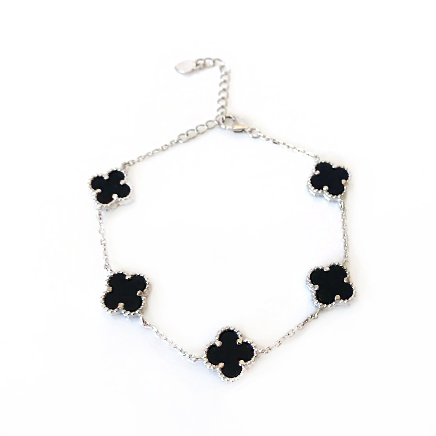 Siyah Oniks Taşlı Yonca Detaylı Gümüş Bileklik