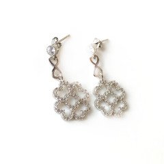 Taşlı Çiçek Gümüş Küpe