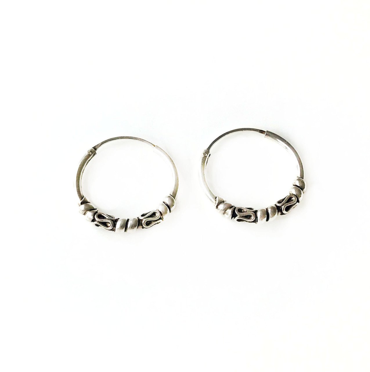 Motifli Gümüş Halka Küpe