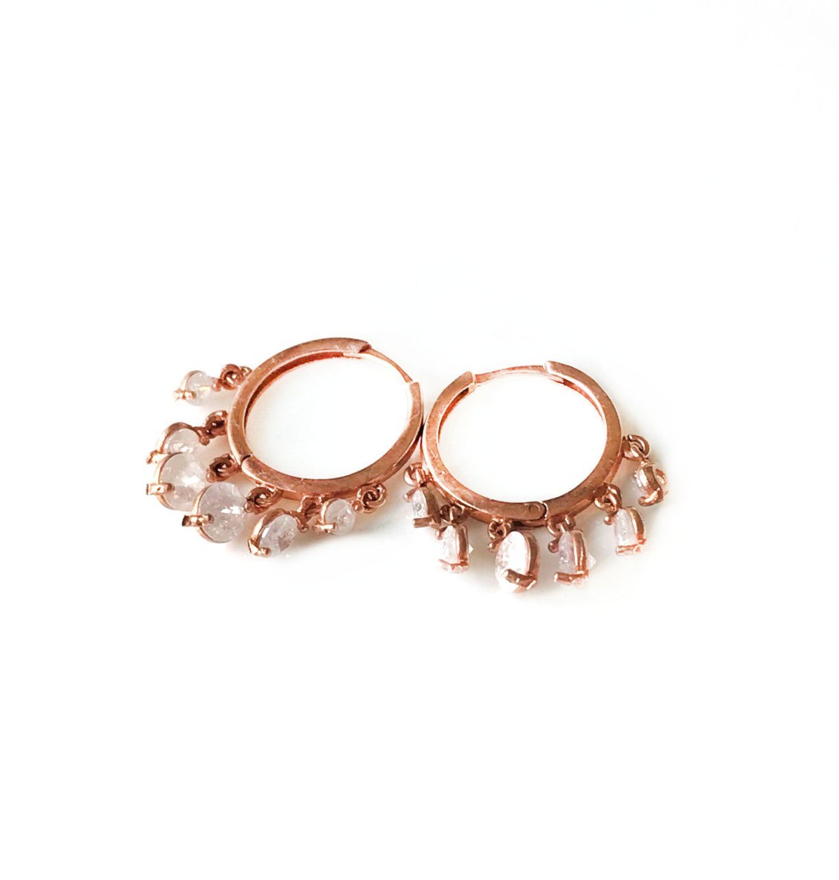 Beyaz Taşlı Gümüş Şakira Küpe